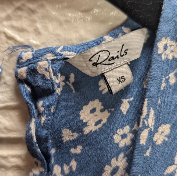 231- Rails Floral Blue Romper(Issue) As Is Reflecting The Price - Picture 2 of 6